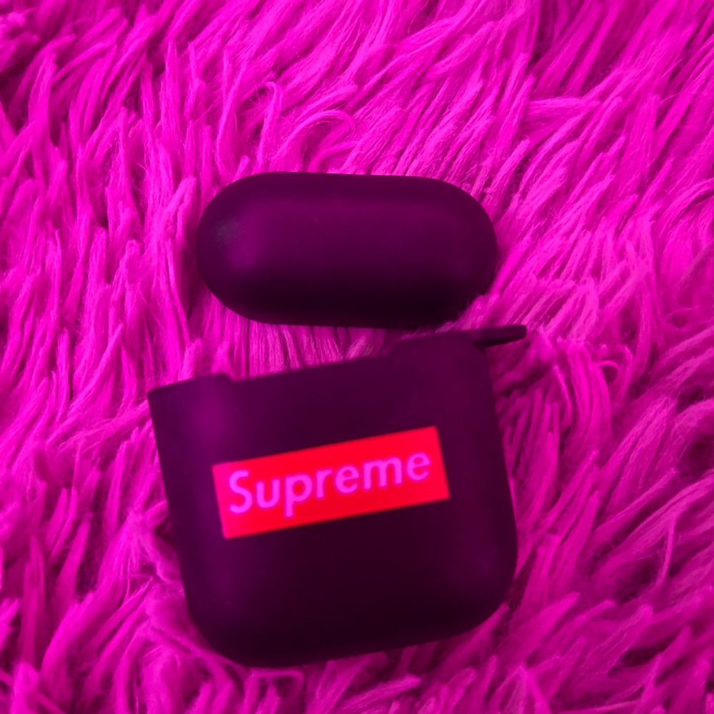 Supreme Airpods Case
